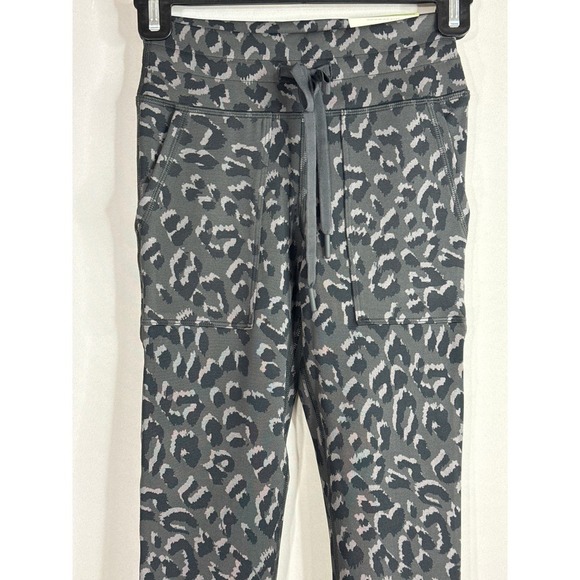 Offline By Aerie High Rise Tie Front Giraffe Pattern Black Gray Leggings XS‎ NWT - Picture 4 of 11